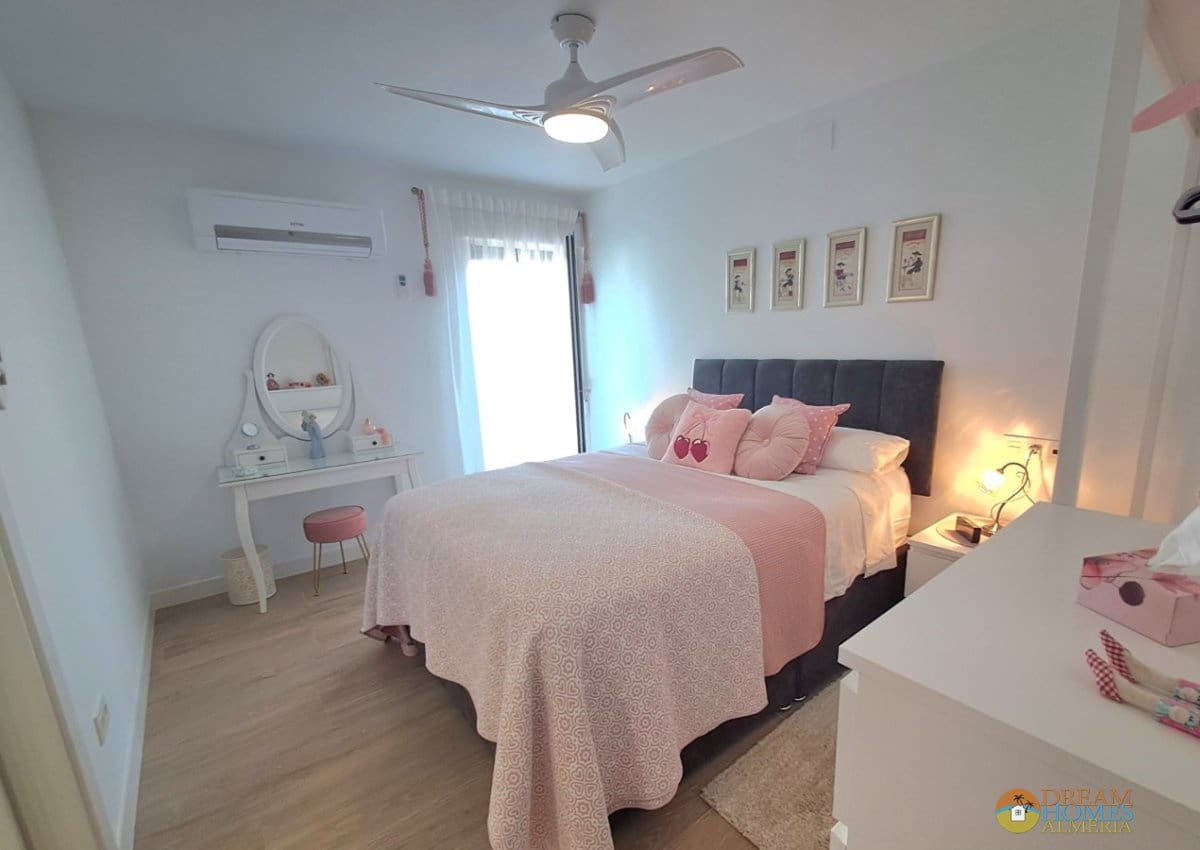 5 bedroom Villa for sale in Jaen city with pool - € 350,000 (Ref: 10088419)