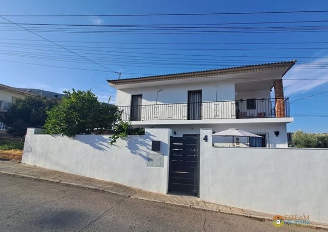 5 bedroom Villa for sale in Jaén city with pool - € 350,000 (Ref: 10088419)