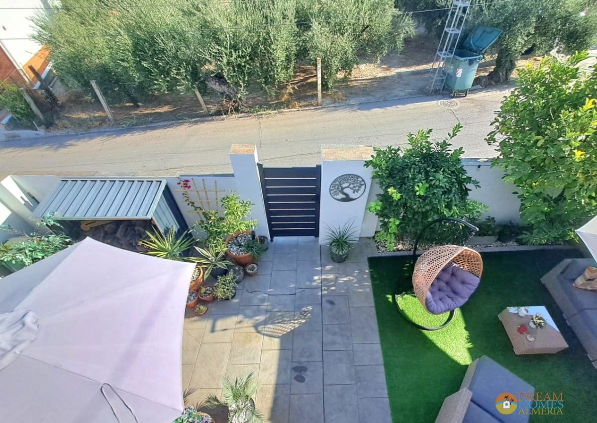 5 bedroom Villa for sale in Jaen city with pool - € 350,000 (Ref: 10088419)