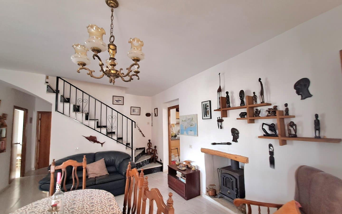 5 bedroom Townhouse for sale in Iznajar with garage - € 130,000 (Ref: 10118147)