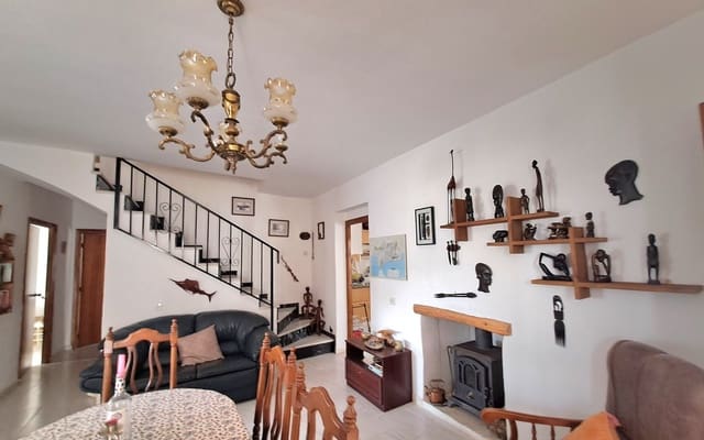 5 quarto Casa em Banda para venda em Iznájar com garagem - 130 000 € (Ref: 10118147)