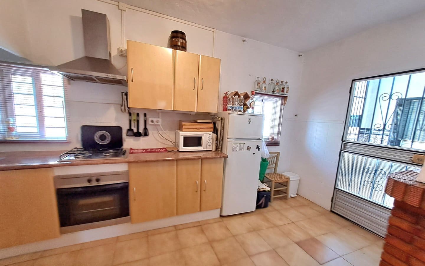 5 bedroom Townhouse for sale in Iznajar with garage - € 130,000 (Ref: 10118147)