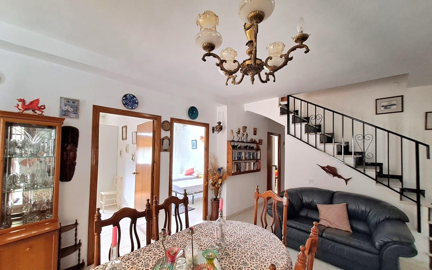 5 bedroom Townhouse for sale in Iznajar with garage - € 130,000 (Ref: 10118147)