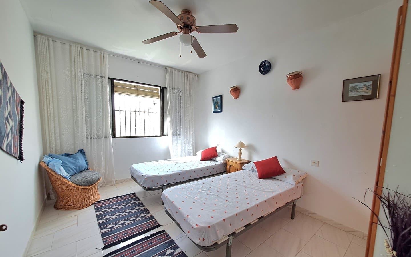 5 bedroom Townhouse for sale in Iznajar with garage - € 130,000 (Ref: 10118147)