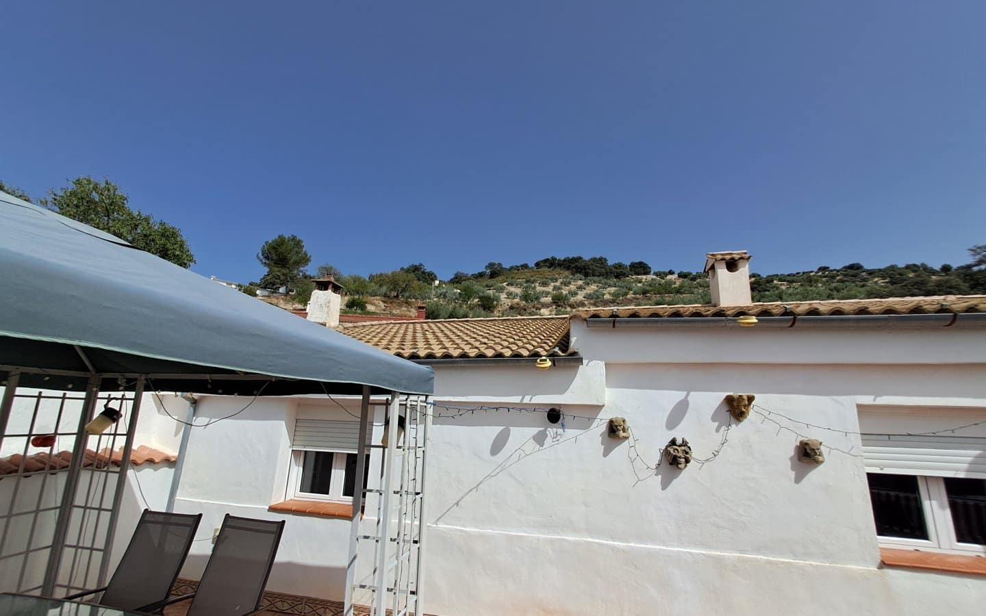 5 bedroom Townhouse for sale in Iznajar with garage - € 130,000 (Ref: 10118147)