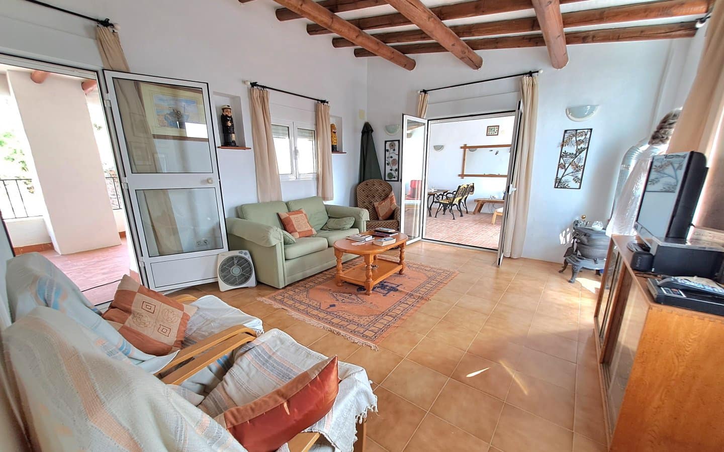 5 bedroom Townhouse for sale in Iznajar with garage - € 130,000 (Ref: 10118147)