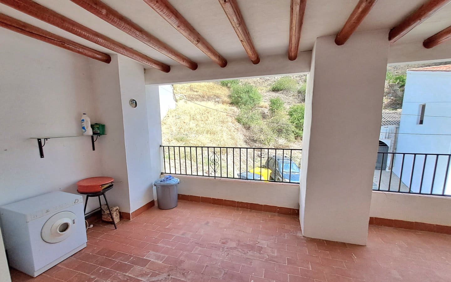 5 bedroom Townhouse for sale in Iznajar with garage - € 130,000 (Ref: 10118147)