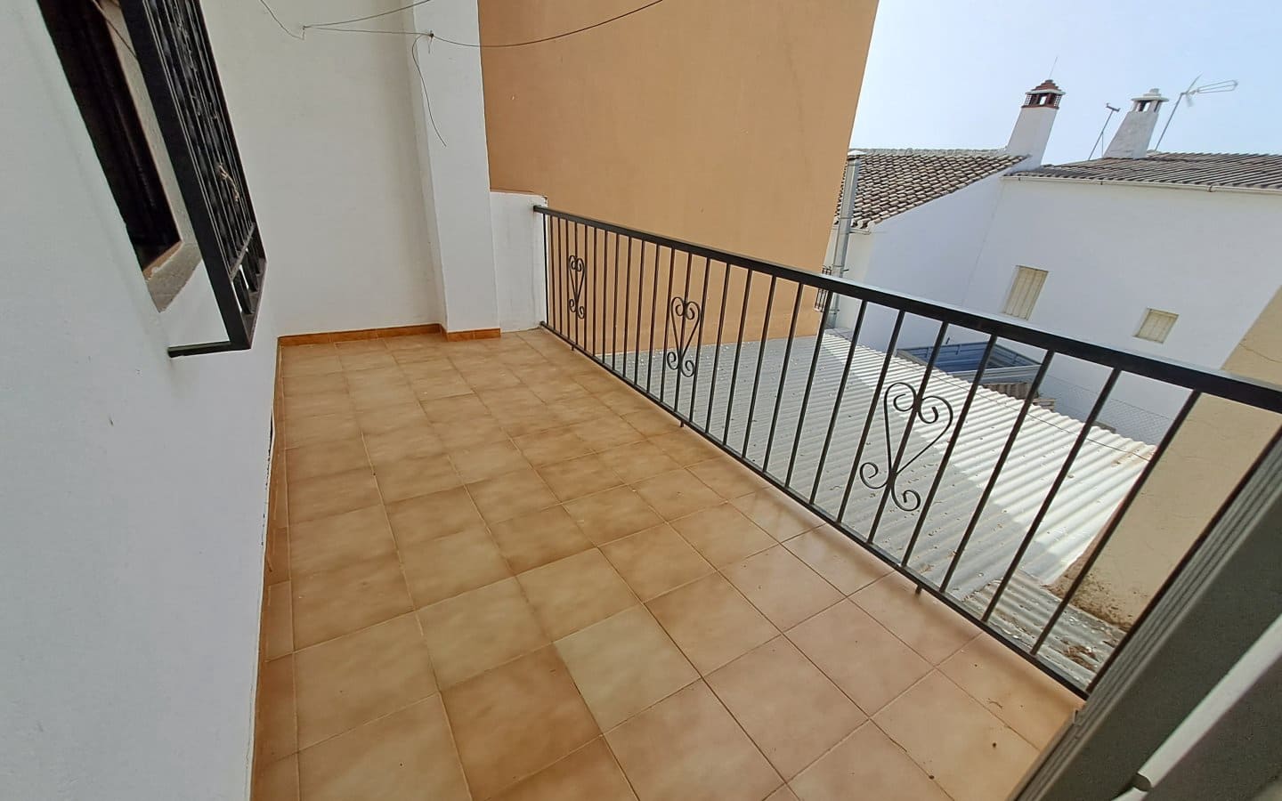 5 bedroom Townhouse for sale in Iznajar with garage - € 130,000 (Ref: 10118147)