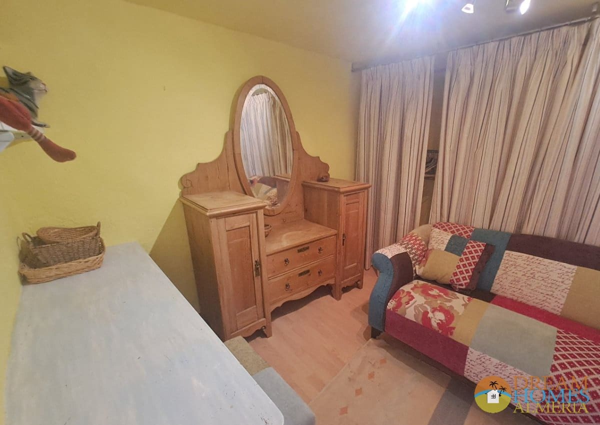 4 soveværelse Finca/Landehus til salg i Iznajar med swimmingpool garage - € 425.000 (Ref: 10157072)