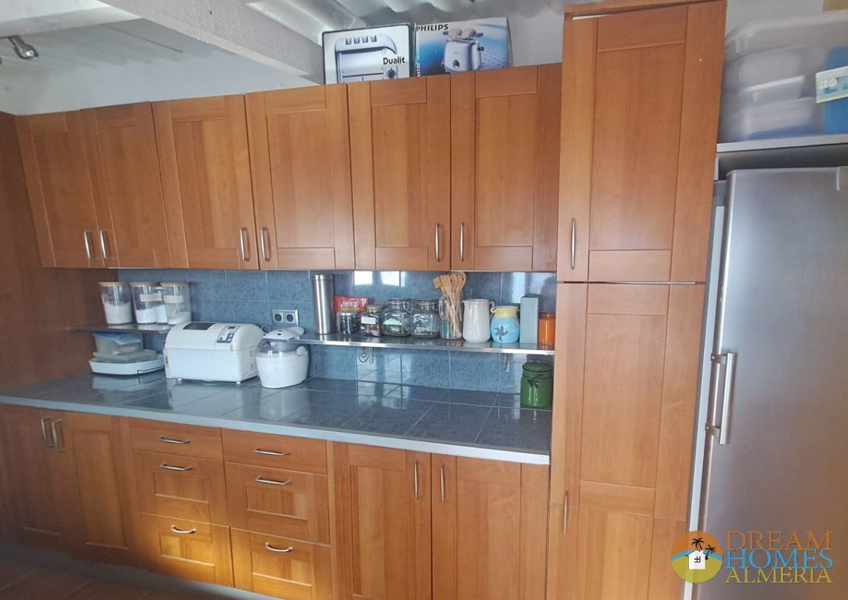 4 soveværelse Finca/Landehus til salg i Iznajar med swimmingpool garage - € 425.000 (Ref: 10157072)