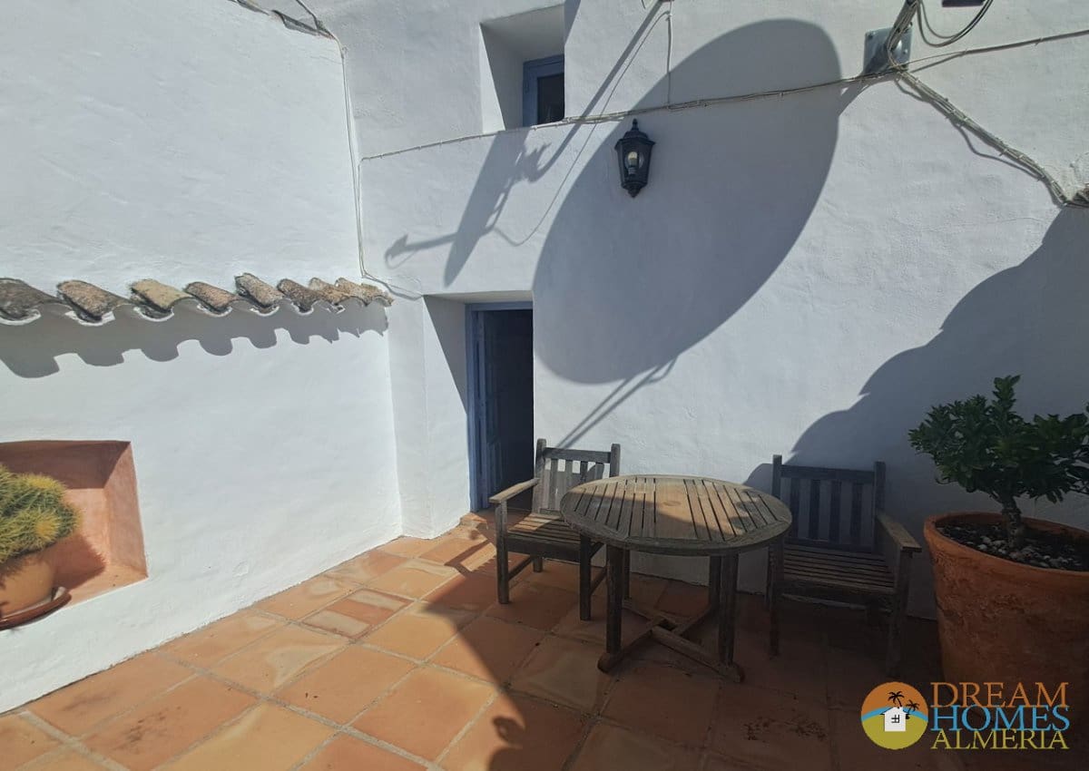 4 soveværelse Finca/Landehus til salg i Iznajar med swimmingpool garage - € 425.000 (Ref: 10157072)