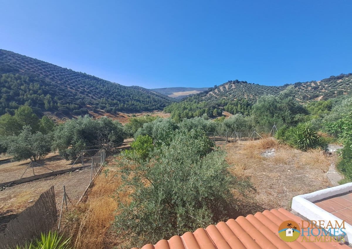 4 soveværelse Finca/Landehus til salg i Iznajar med swimmingpool garage - € 425.000 (Ref: 10157072)