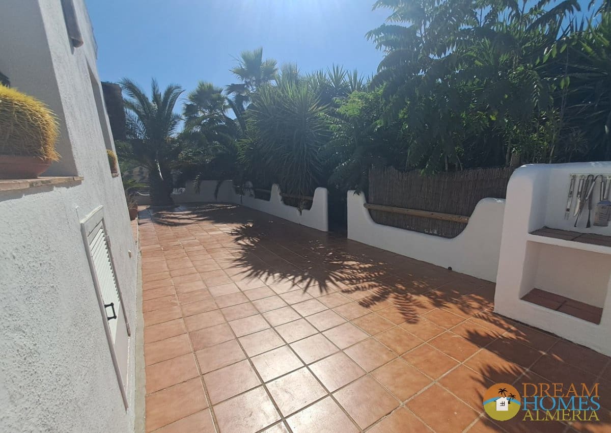 4 soveværelse Finca/Landehus til salg i Iznajar med swimmingpool garage - € 425.000 (Ref: 10157072)