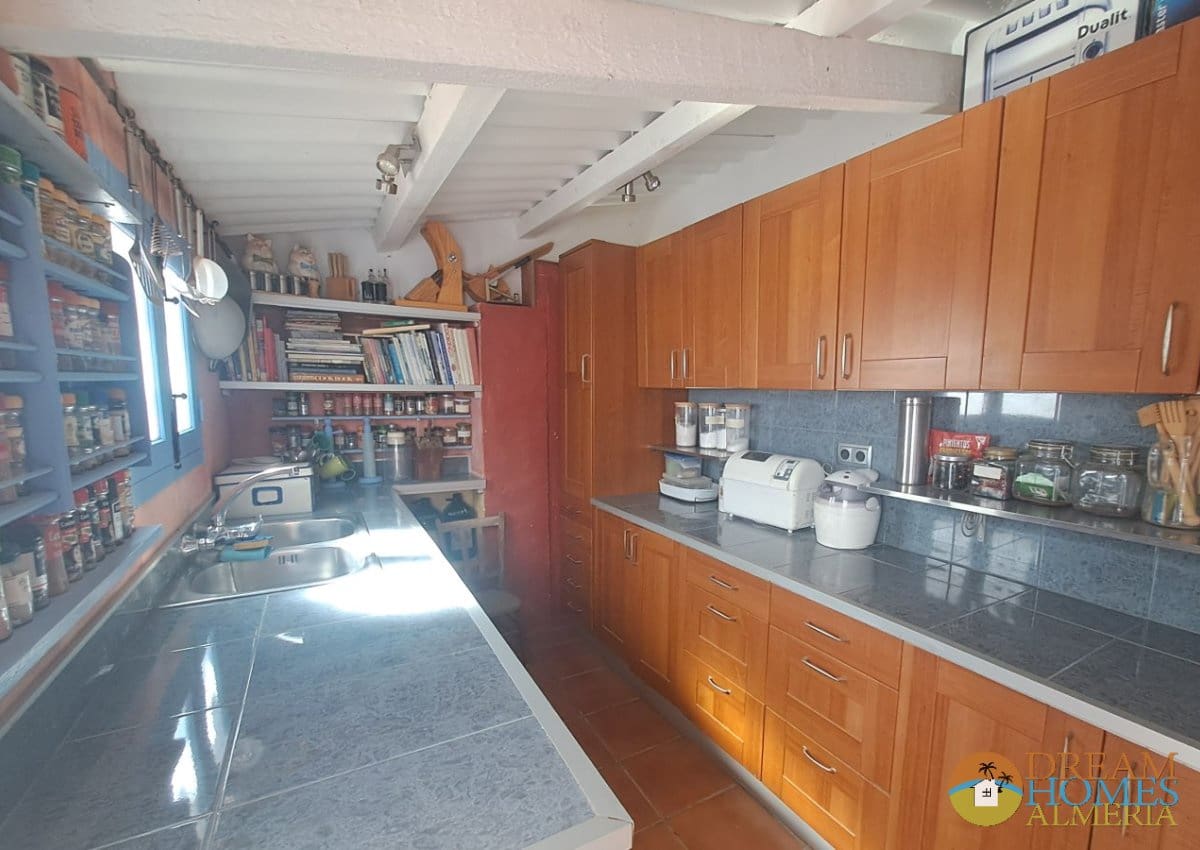 4 soveværelse Finca/Landehus til salg i Iznajar med swimmingpool garage - € 425.000 (Ref: 10157072)
