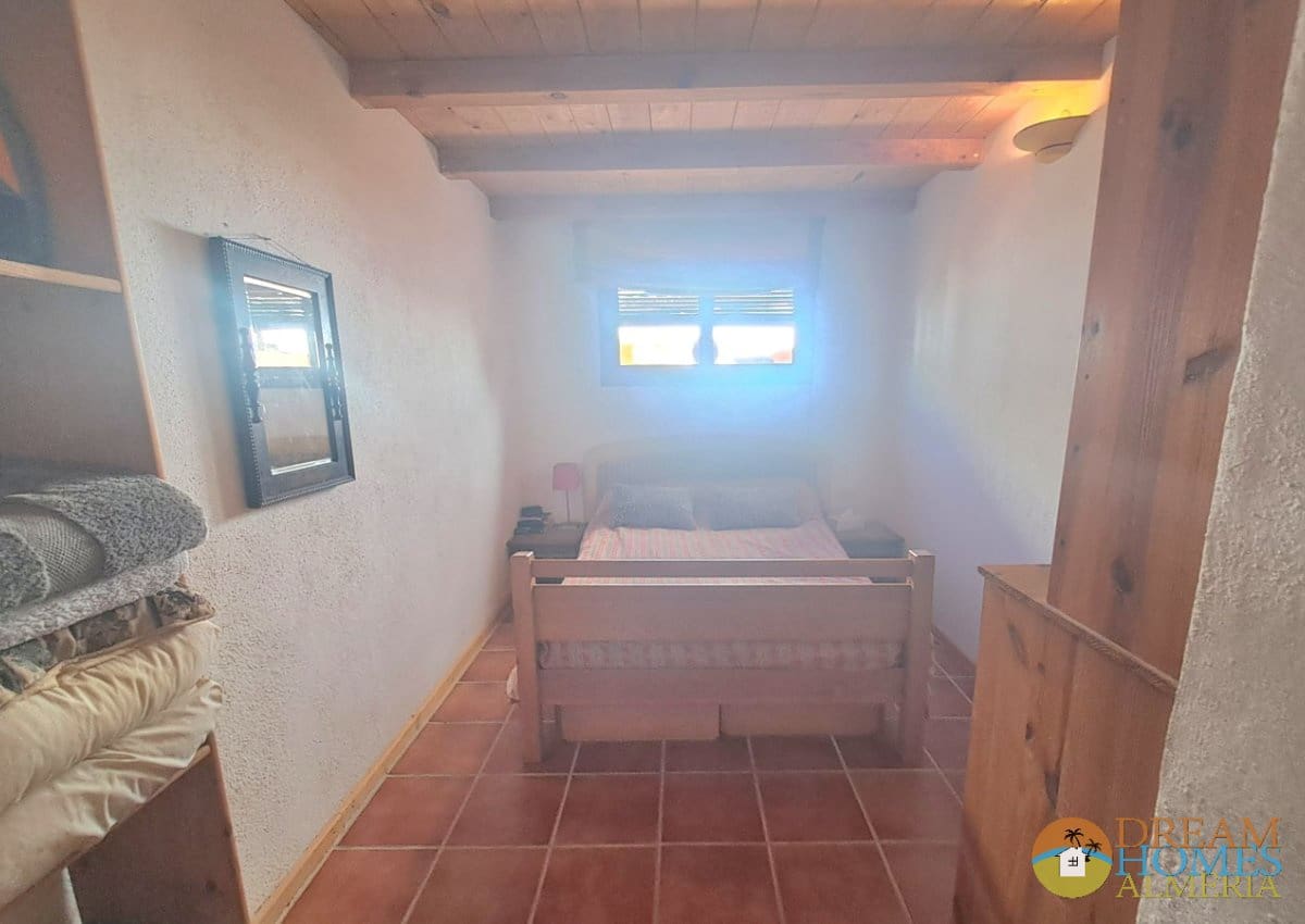4 soveværelse Finca/Landehus til salg i Iznajar med swimmingpool garage - € 425.000 (Ref: 10157072)