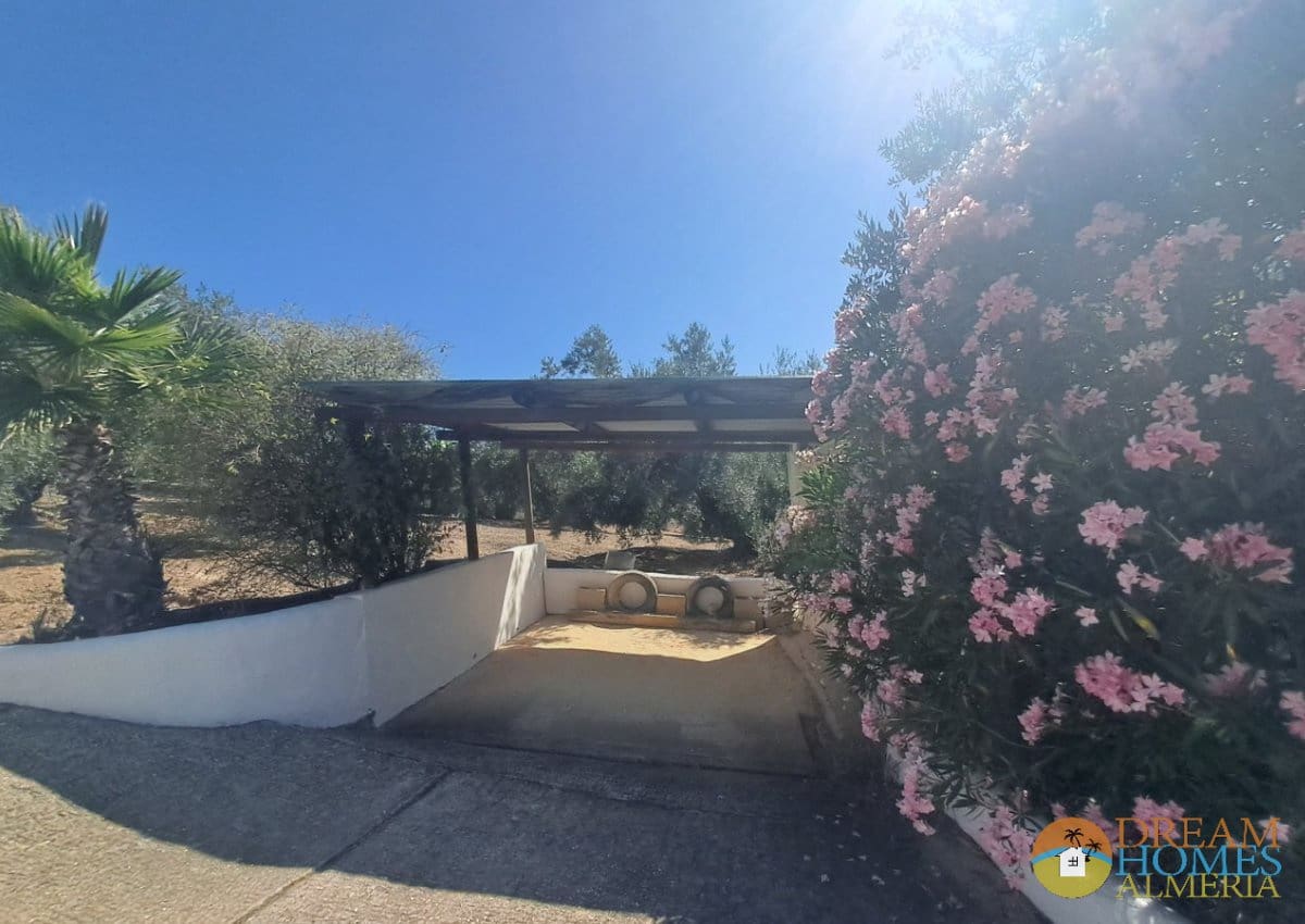 4 soveværelse Finca/Landehus til salg i Iznajar med swimmingpool garage - € 425.000 (Ref: 10157072)