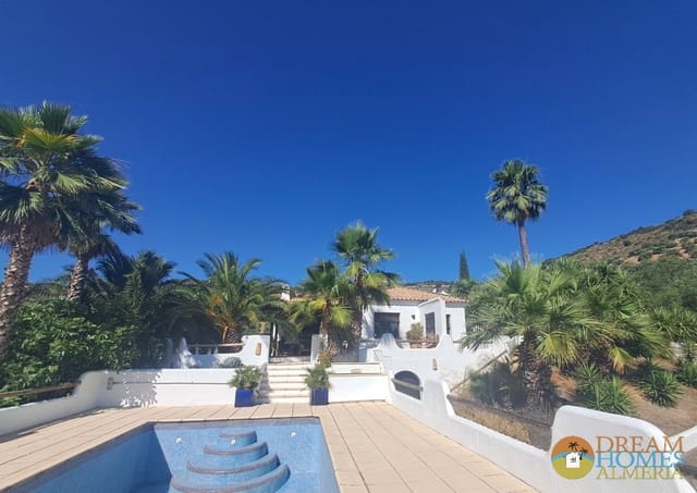 4 sovrum Finca/Hus på landet till salu i Iznájar med pool garage - 425 000 € (Ref: 10157072)