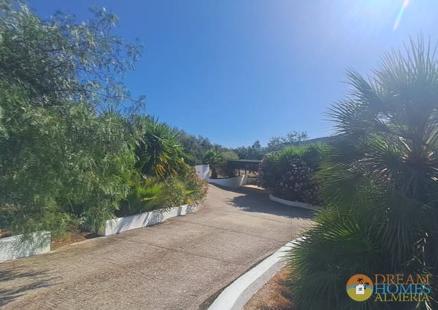 4 sovrum Finca/Hus på landet till salu i Iznájar med pool garage - 425 000 € (Ref: 10157072)