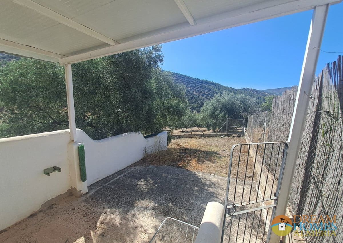 4 soveværelse Finca/Landehus til salg i Iznajar med swimmingpool garage - € 425.000 (Ref: 10157072)