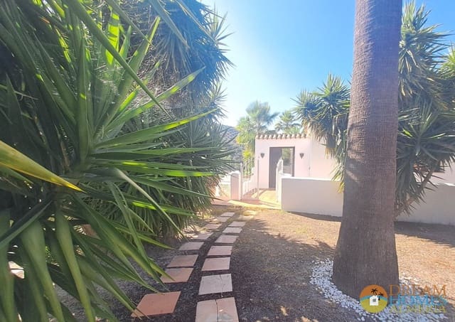 4 sovrum Finca/Hus på landet till salu i Iznájar med pool garage - 425 000 € (Ref: 10157072)