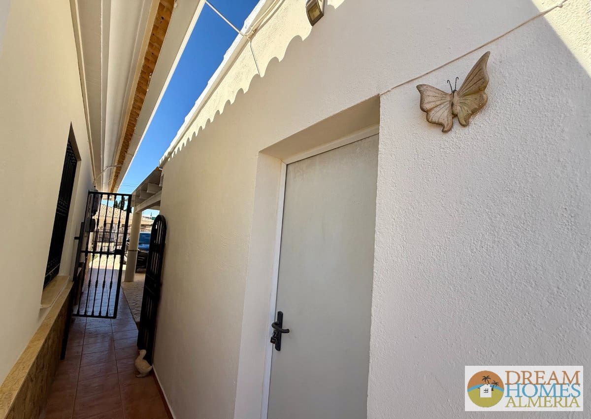 3 sypialnia Willa na sprzedaż w Arboleas z basenem garażem - 349 950 € (Ref: 10158474)