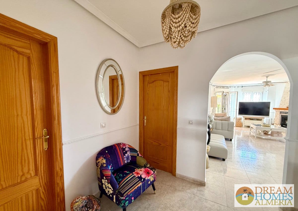 3 sypialnia Willa na sprzedaż w Arboleas z basenem garażem - 349 950 € (Ref: 10158474)