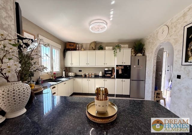 3 sypialnia Willa na sprzedaż w Arboleas z basenem garażem - 349 950 € (Ref: 10158474)