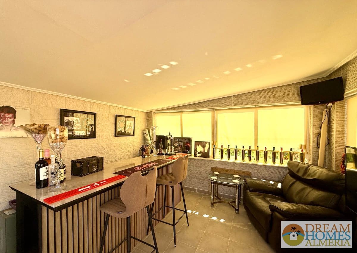 3 sypialnia Willa na sprzedaż w Arboleas z basenem garażem - 349 950 € (Ref: 10158474)