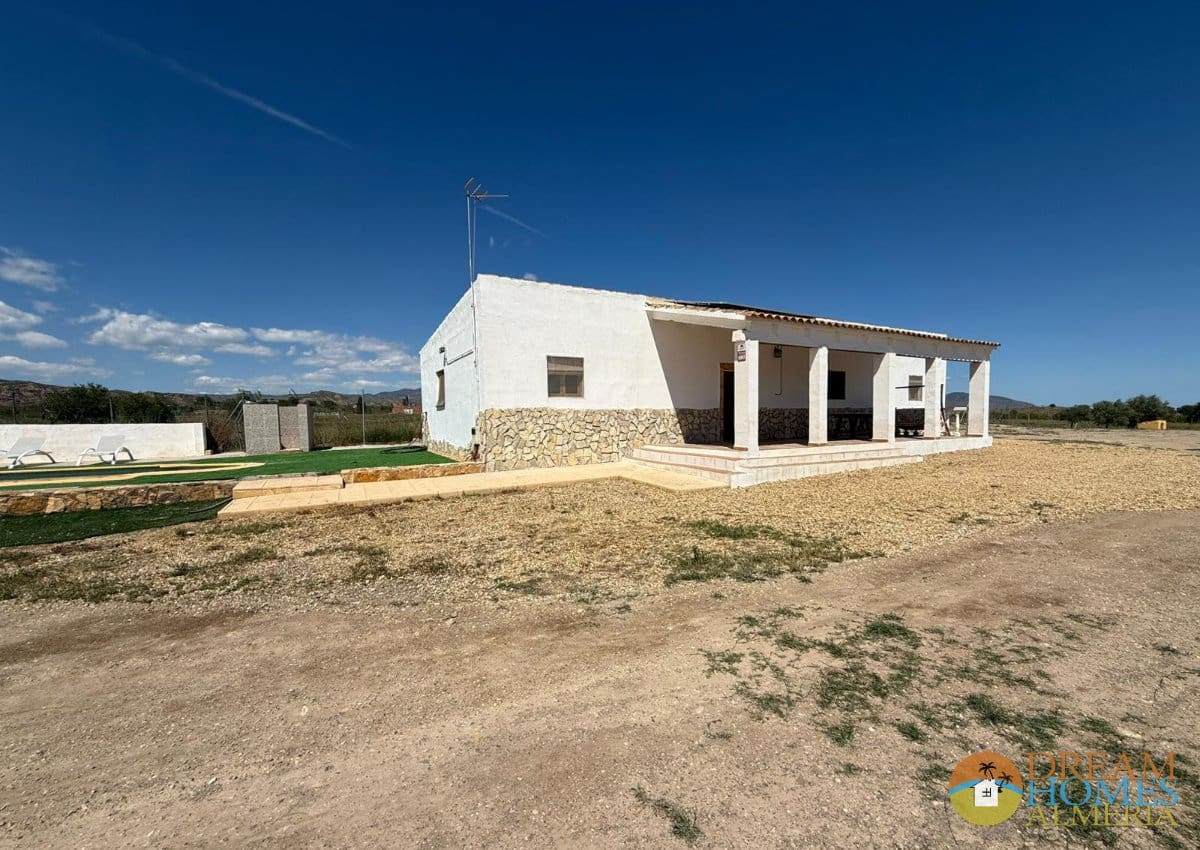 2 soveværelse Finca/Landehus til salg i Huercal-Overa med swimmingpool - € 175.000 (Ref: 10172370)