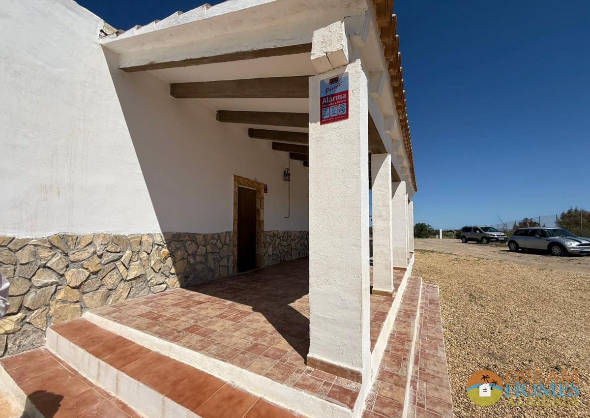 2 soveværelse Finca/Landehus til salg i Huercal-Overa med swimmingpool - € 175.000 (Ref: 10172370)