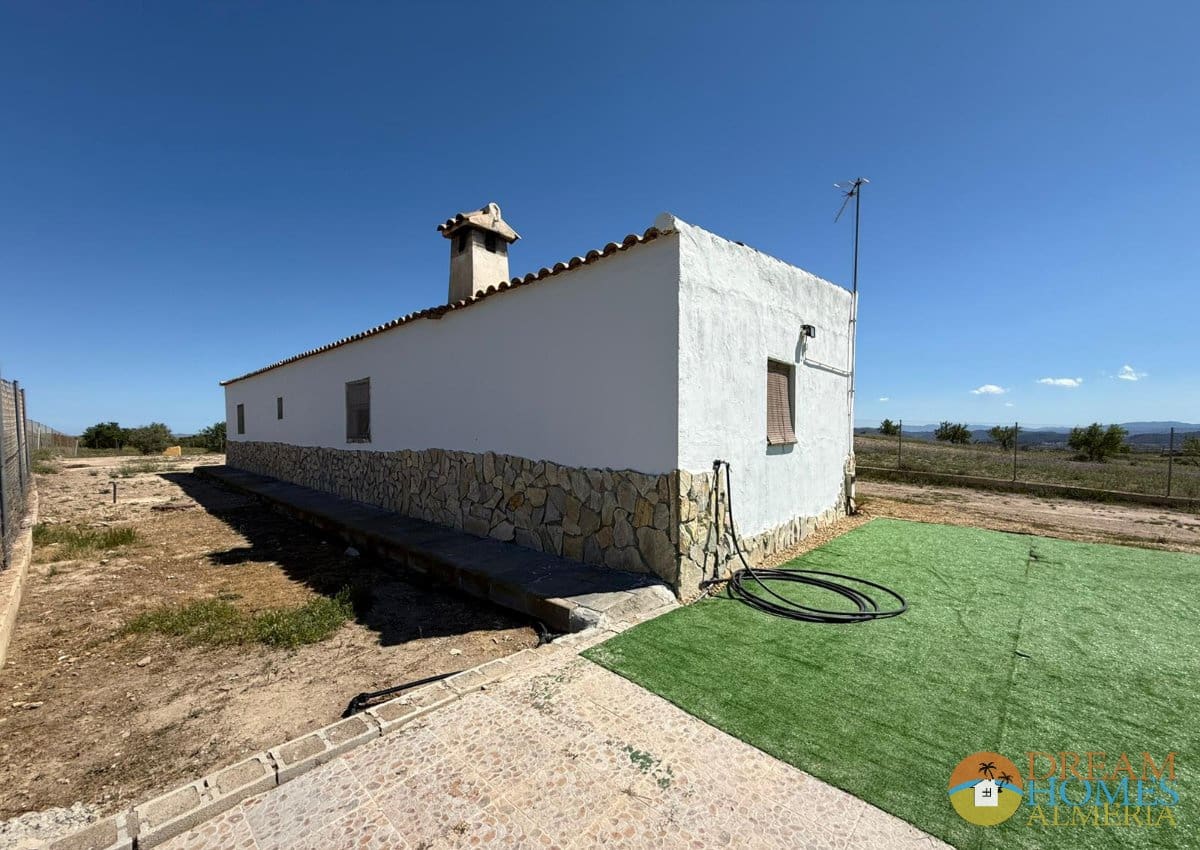 2 soveværelse Finca/Landehus til salg i Huercal-Overa med swimmingpool - € 175.000 (Ref: 10172370)