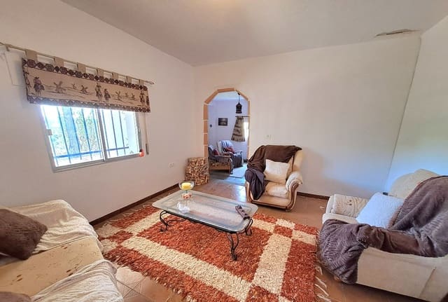 4 bedroom Villa for sale in Castillo de Locubín - € 220,000 (Ref: 7524150)