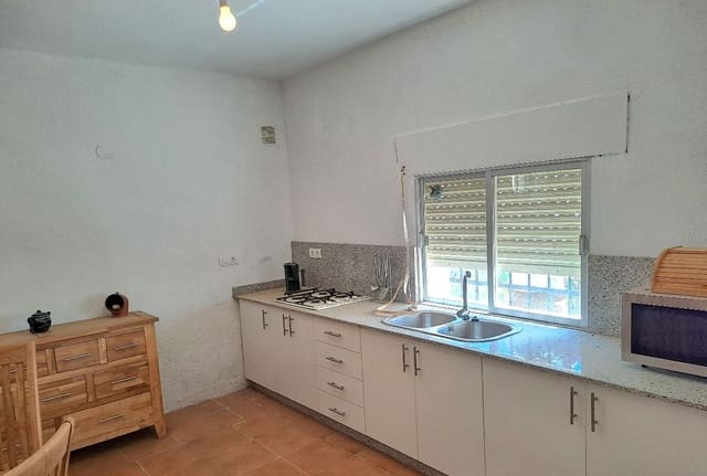 4 bedroom Villa for sale in Castillo de Locubín - € 220,000 (Ref: 7524150)