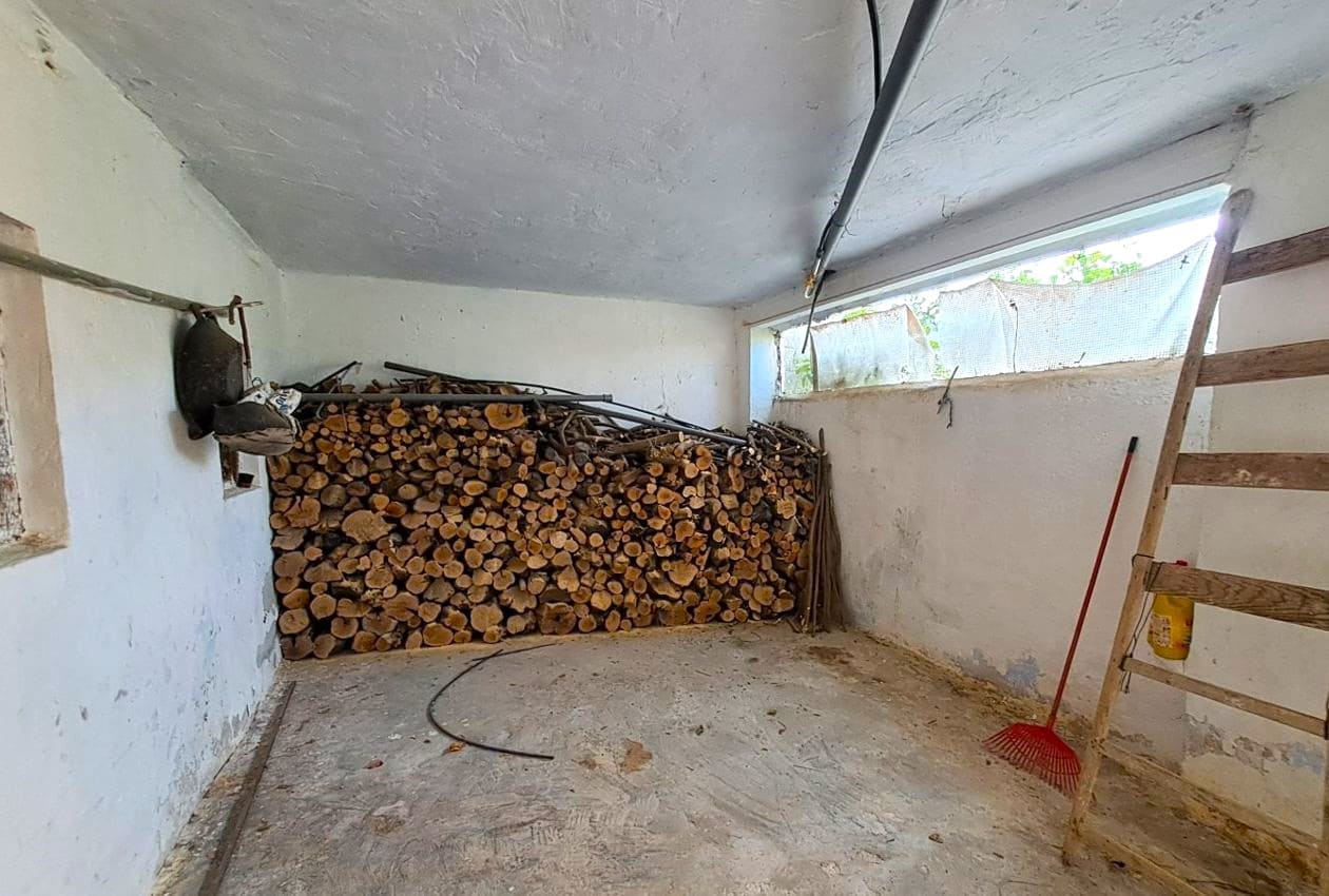 4 soverom Hus til salgs i Castillo de Locubin - € 59 000 (Ref: 7656830)