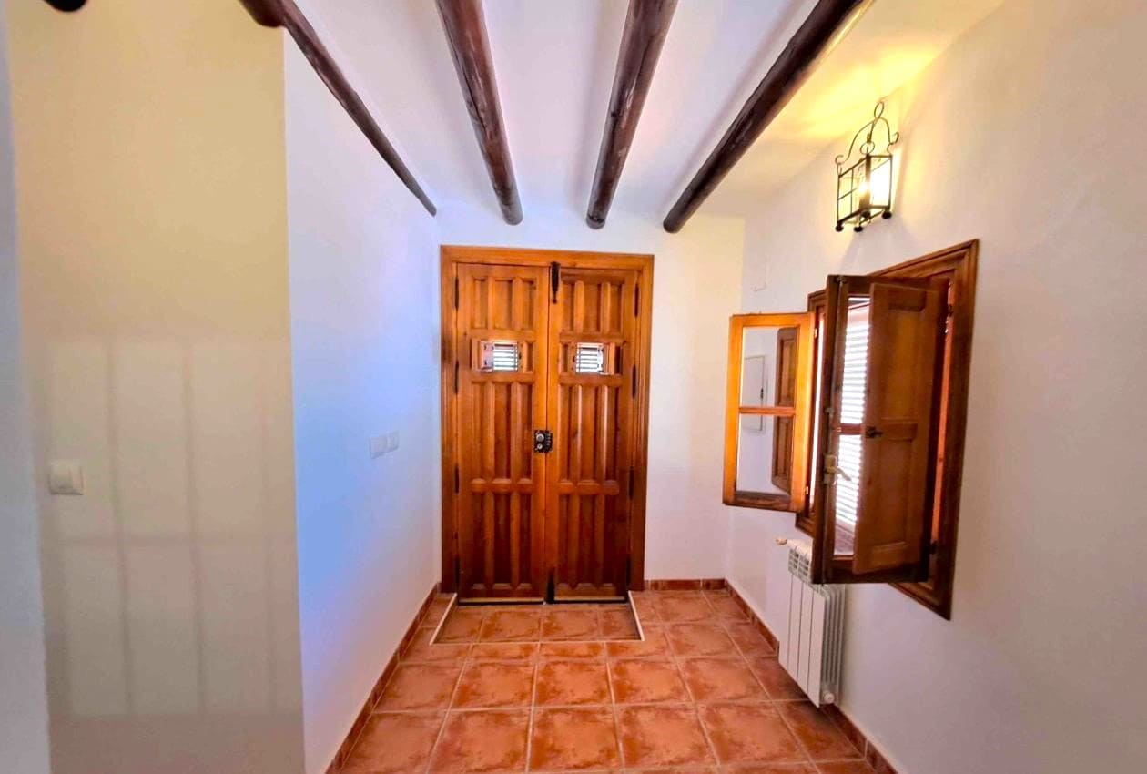 4 soveværelse Semi-Rækkehus til salg i Rute med swimmingpool - € 320.000 (Ref: 7878630)