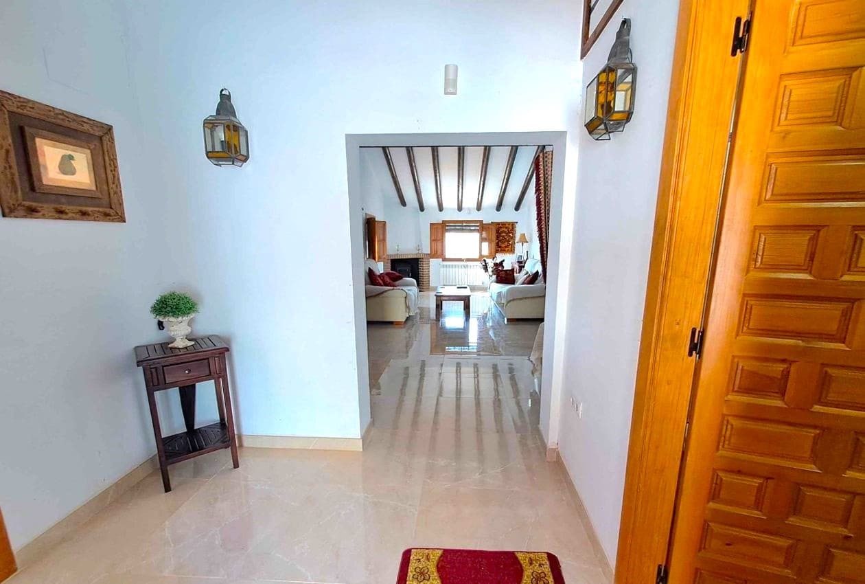 4 soveværelse Semi-Rækkehus til salg i Rute med swimmingpool - € 320.000 (Ref: 7878630)