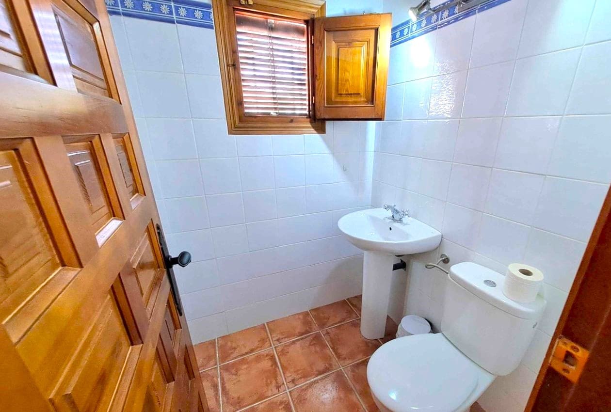 4 soveværelse Semi-Rækkehus til salg i Rute med swimmingpool - € 320.000 (Ref: 7878630)