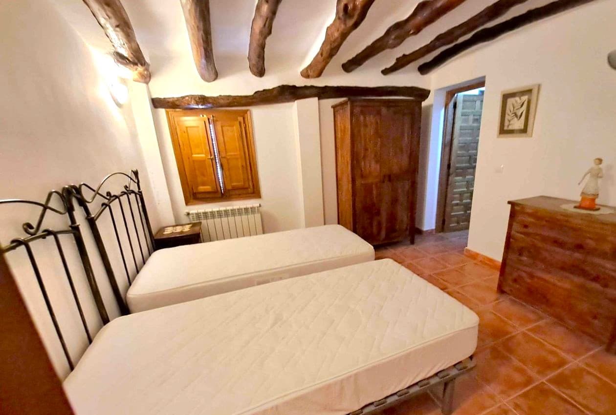 4 soveværelse Semi-Rækkehus til salg i Rute med swimmingpool - € 320.000 (Ref: 7878630)