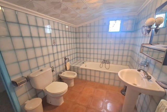 5 soverom Hus til salgs i Alcaudete - € 74 000 (Ref: 8404338)