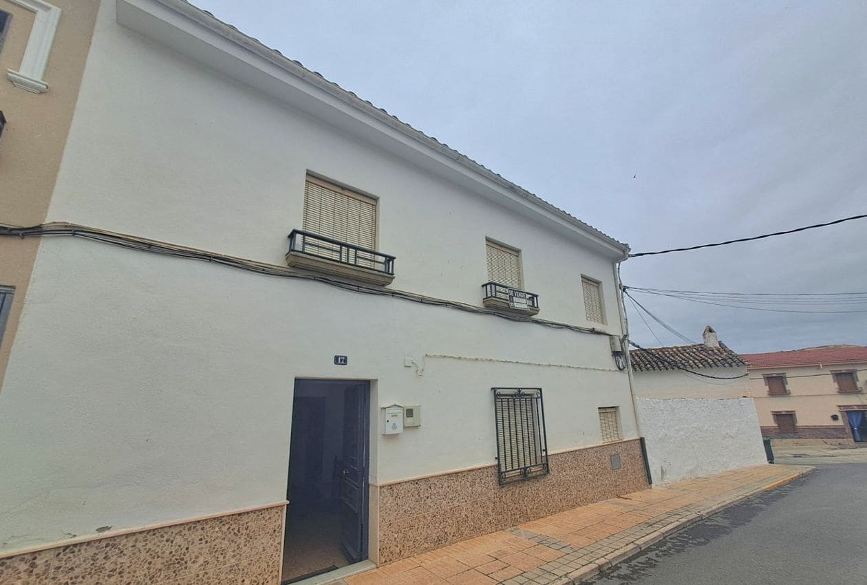 5 makuuhuone Omakotitalo myytävänä paikassa Alcaudete - 74 000 € (Ref: 8404338)