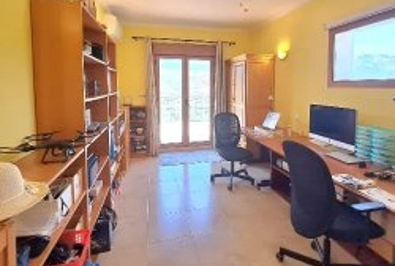 4 soveværelse Finca/Landehus til salg i Algarinejo med swimmingpool - € 360.000 (Ref: 8490294)