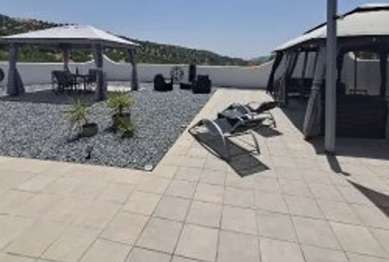 4 soveværelse Finca/Landehus til salg i Algarinejo med swimmingpool - € 360.000 (Ref: 8490294)