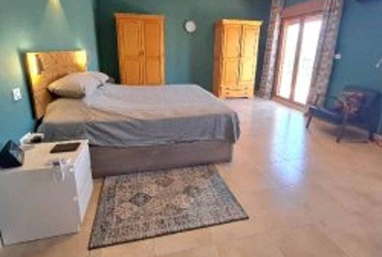 4 soveværelse Finca/Landehus til salg i Algarinejo med swimmingpool - € 360.000 (Ref: 8490294)