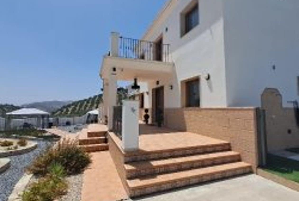 4 soveværelse Finca/Landehus til salg i Algarinejo med swimmingpool - € 360.000 (Ref: 8490294)