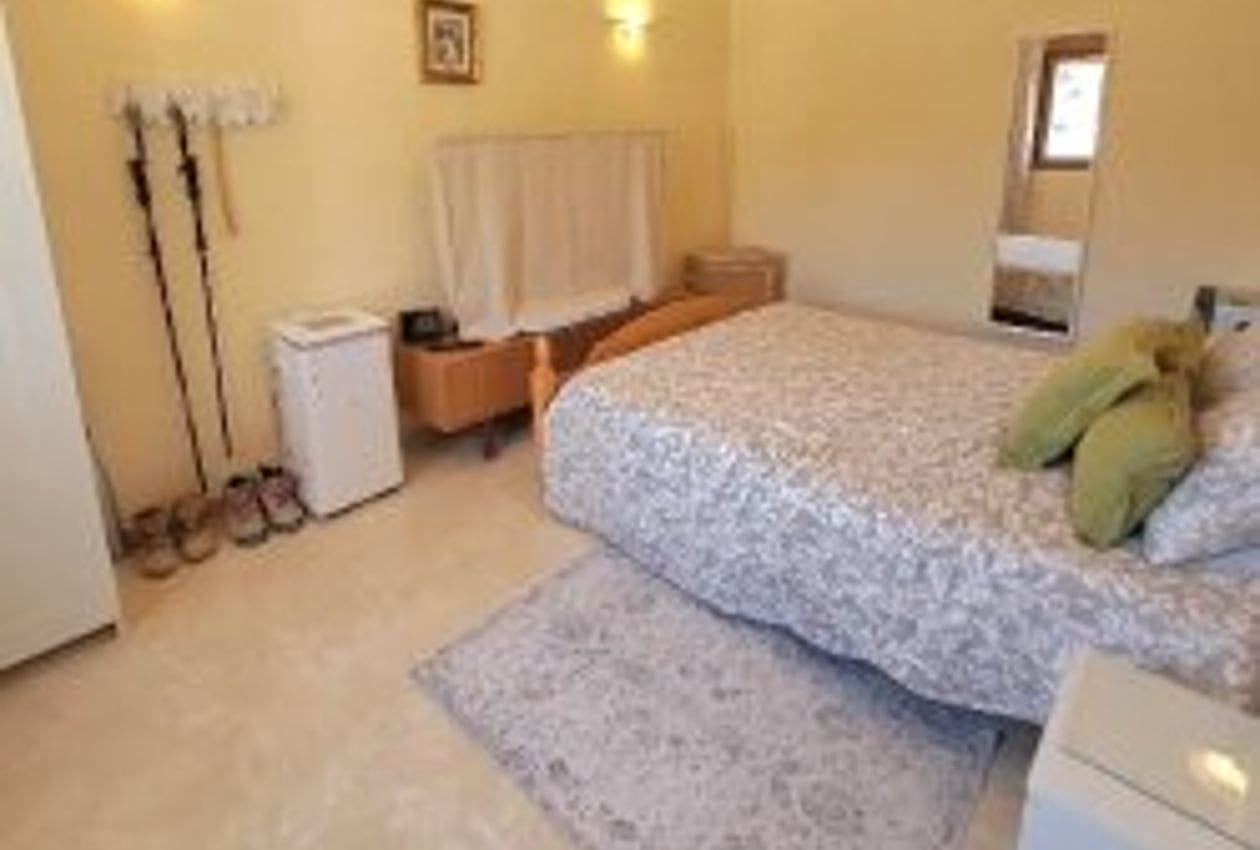 4 soveværelse Finca/Landehus til salg i Algarinejo med swimmingpool - € 360.000 (Ref: 8490294)