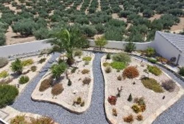 4 sypialnia Finka/Dom wiejski na sprzedaż w Algarinejo z basenem - 360 000 € (Ref: 8490294)