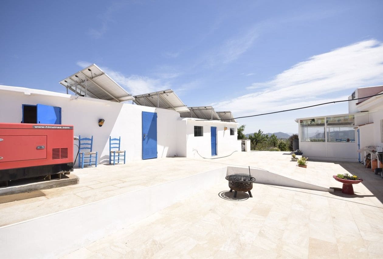 4 bedroom Villa for sale in Oria with pool - € 324,950 (Ref: 8600806)