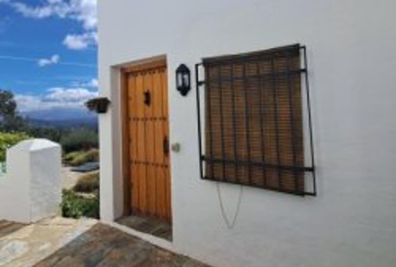 4 slaapkamer Finca/Landhuis te koop in Iznajar met zwembad - € 385.000 (Ref: 8607794)