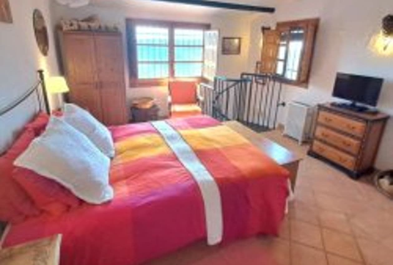 4 slaapkamer Finca/Landhuis te koop in Iznajar met zwembad - € 385.000 (Ref: 8607794)