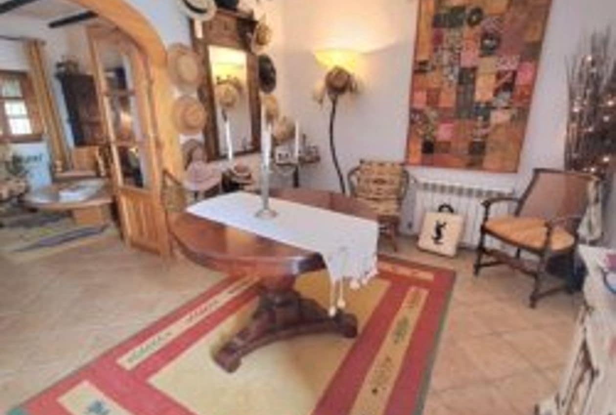 4 slaapkamer Finca/Landhuis te koop in Iznajar met zwembad - € 385.000 (Ref: 8607794)